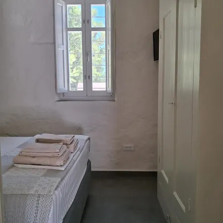 Aerides House Katavati *
